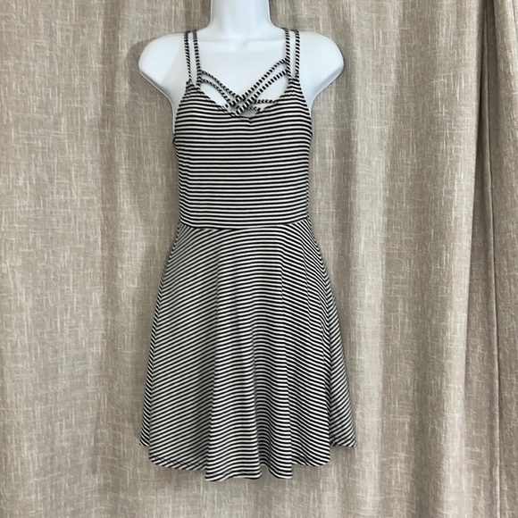 NWT, Hollister sundress size small - Picture 1 of 3